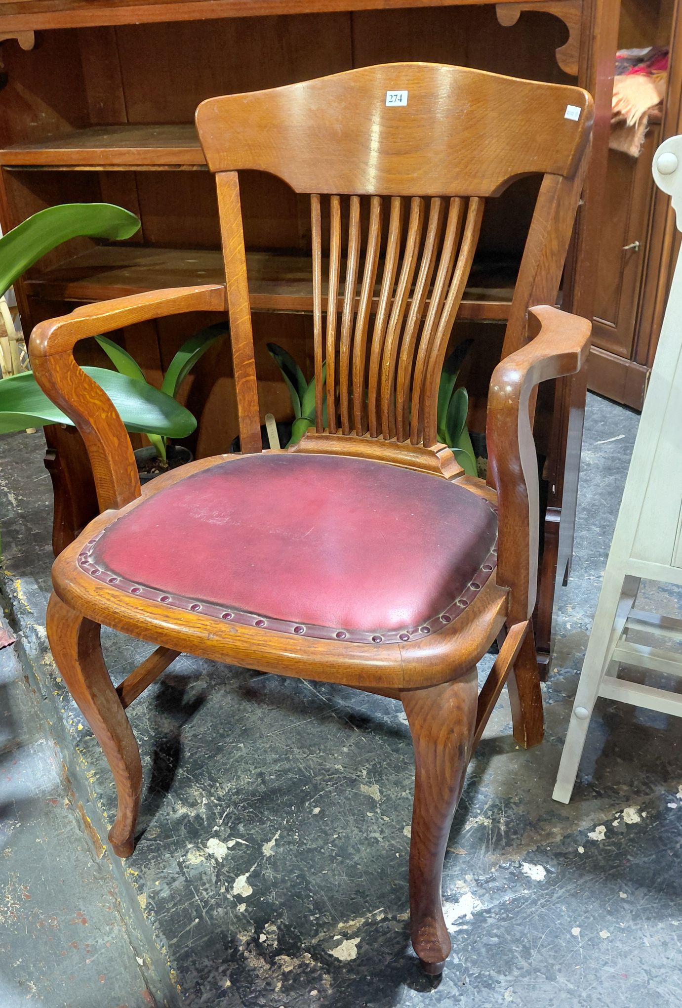 274 · OAK CHAIR