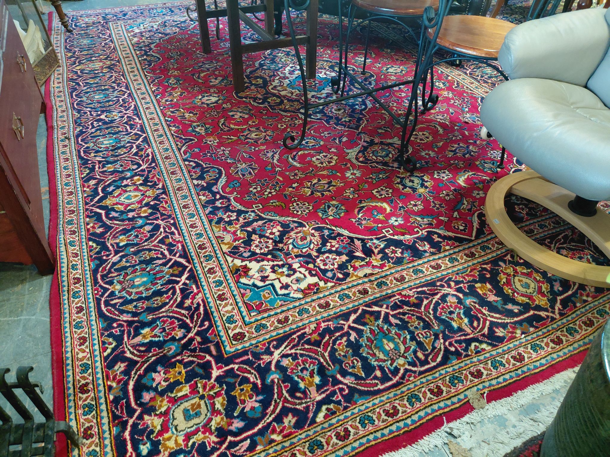 68 · PERSIAN KASHAN RUG