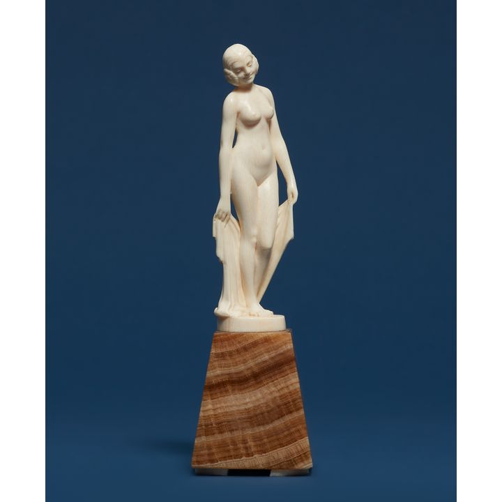 Nude with a drapery by Demétre H. Chiparus (Dorohoi 1886 - 1937 Paris)