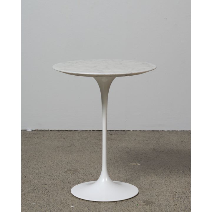 Eero Saarinen - Original Tulip table manufactured under license by Knoll