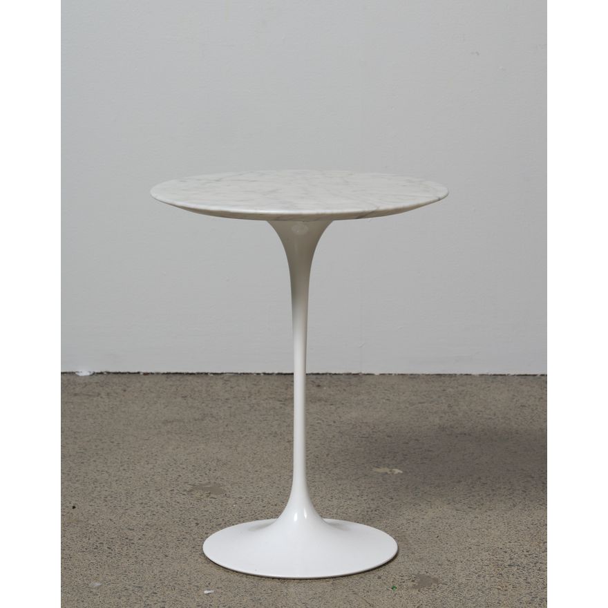 Eero Saarinen - Original Tulip table manufactured under license by Knoll