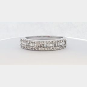 18CT WHITE GOLD BAND WITH .750CT ASSORTED DIAMONDS COLOUR IJ CLARITY VS/SI - 51633/339