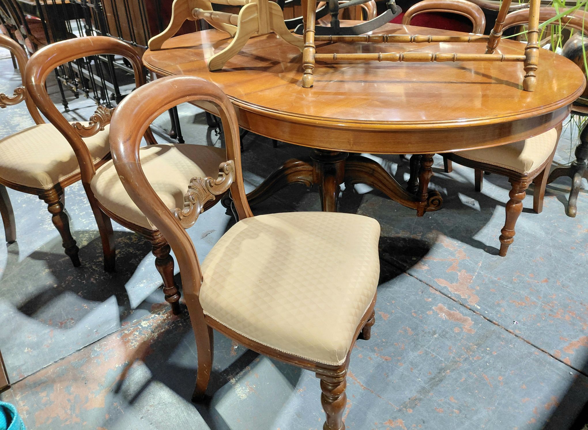 195 · DINING SUITE