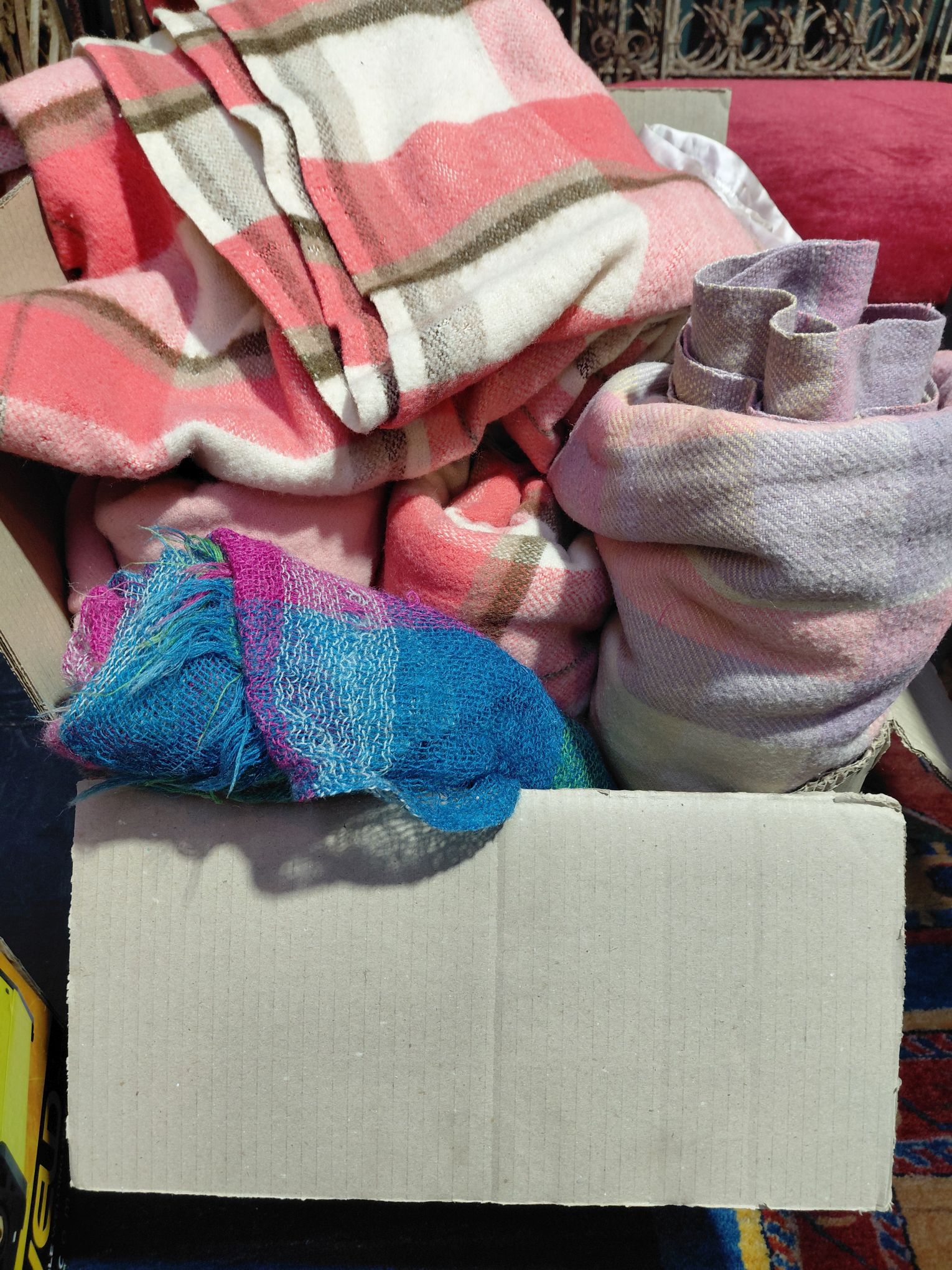 299 · 7 VINTAGE WOOL BLANKETS