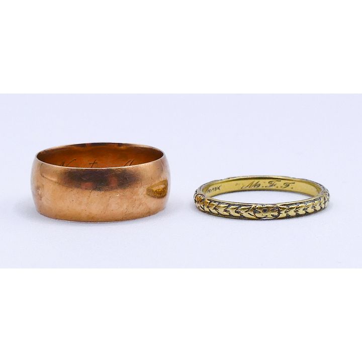 Box 2pc Antique 18k Gold Rings - 8.8 grams TW