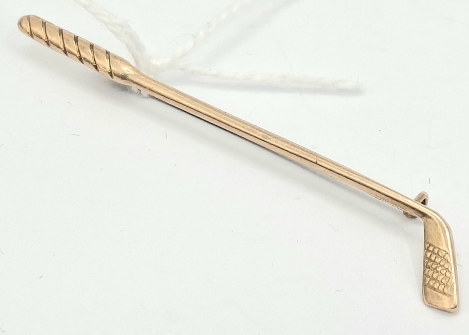 1138 · 9CT GOLD BROOCH