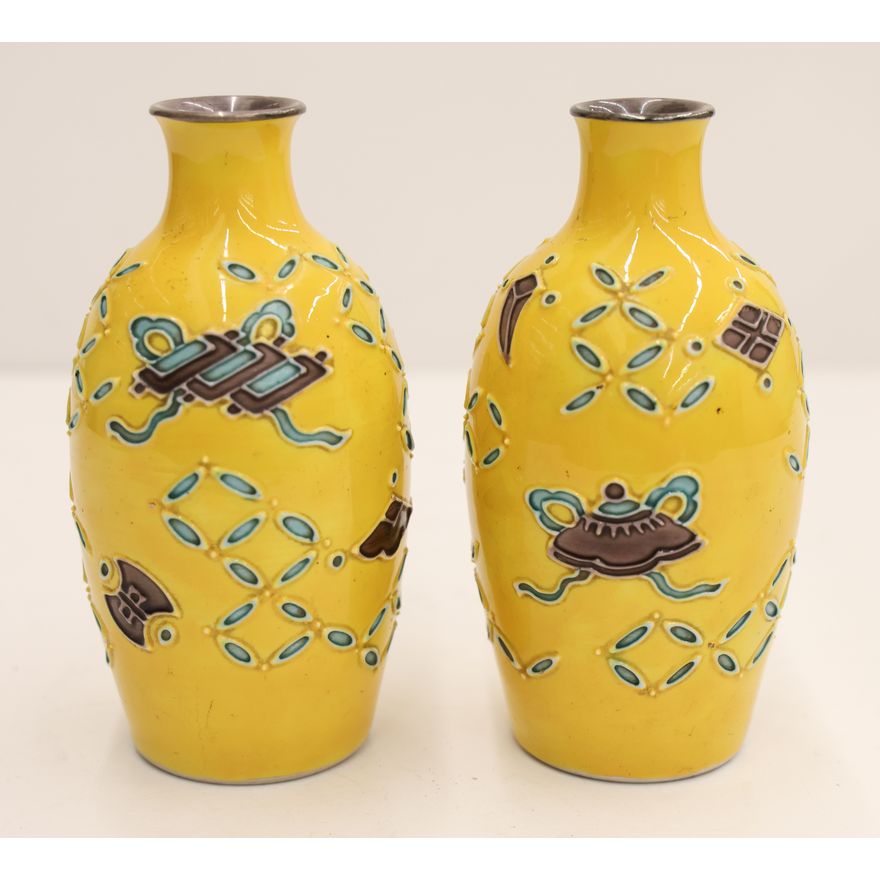Pair Fine Japanese Porcelain Tokkuri Bottles