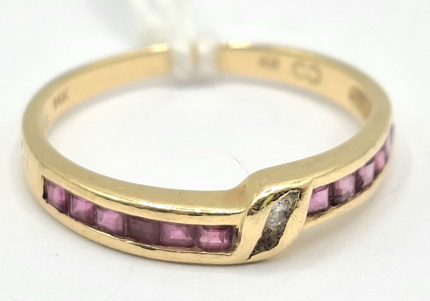 1132 · 14CT GOLD RUBY RING