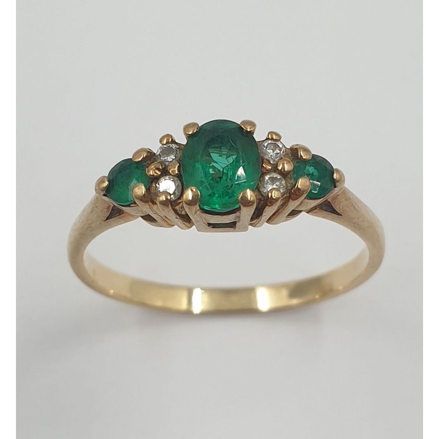 9ct Y/G Emerald & Diamond Ring