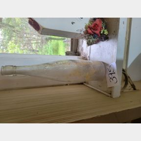Antique Garrett and Company Virginia Dare wine bottle