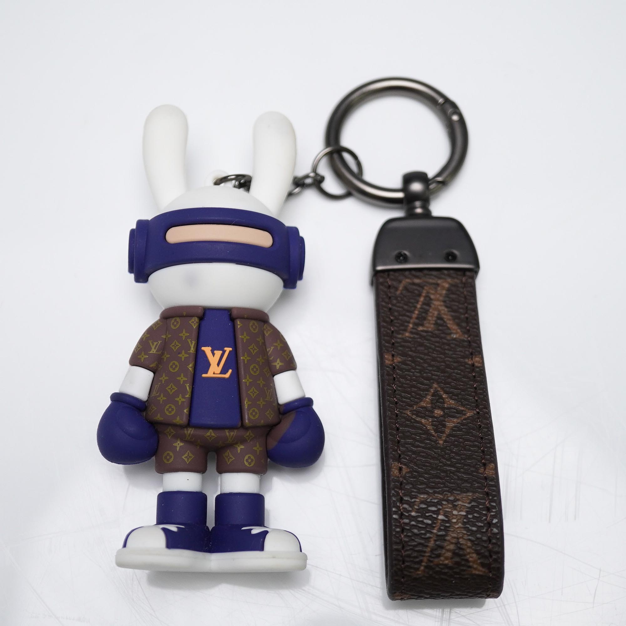 Louis Vuitton ラビットフィギュア キーホルダーセット Louis Vuitton Monogram Rabbit Keychain | Lion and Unicorn