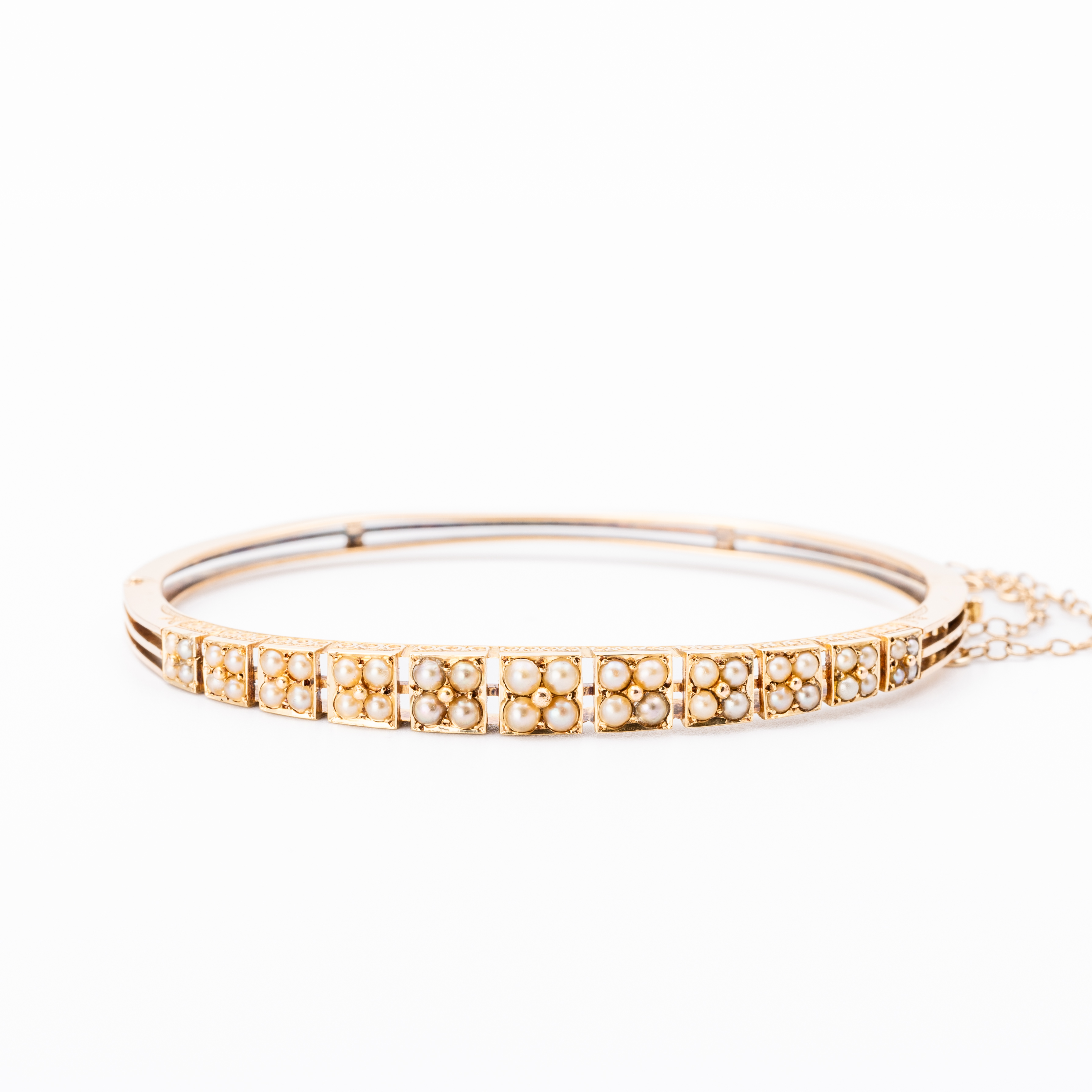 218 · Vintage Seed Pearl Bangle 15ct Gold