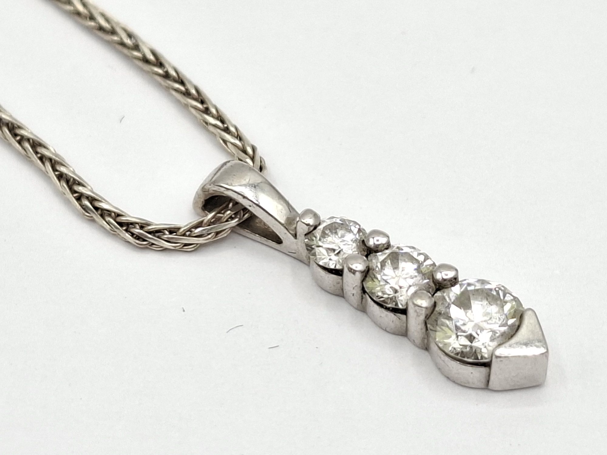 1094 · HEARTS ON FIRE DIAMOND PENDANT