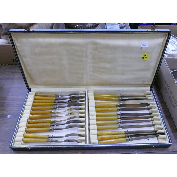 Antique For & Knife Set in Case- 14.5''