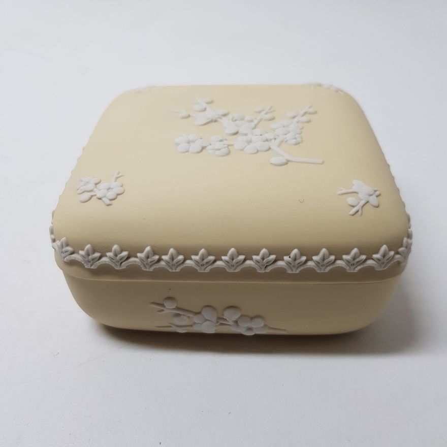 Signed Wedgwood Jasperware Lidded Trinket Box