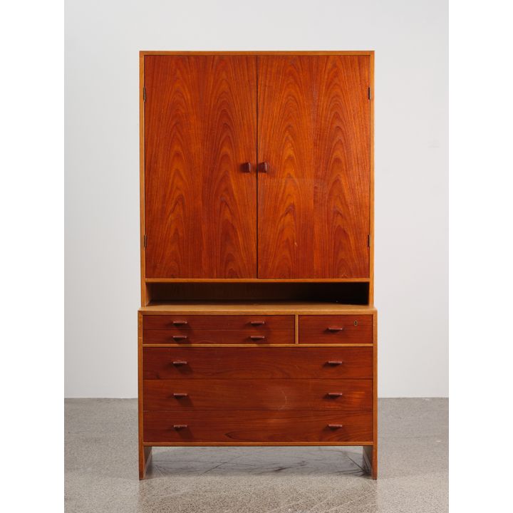 Hans Wegner for Ry Mobler - An upright teak and oak cabinet
