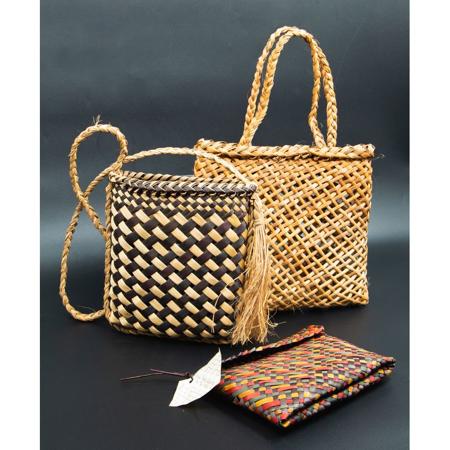 Two kete & one clutch