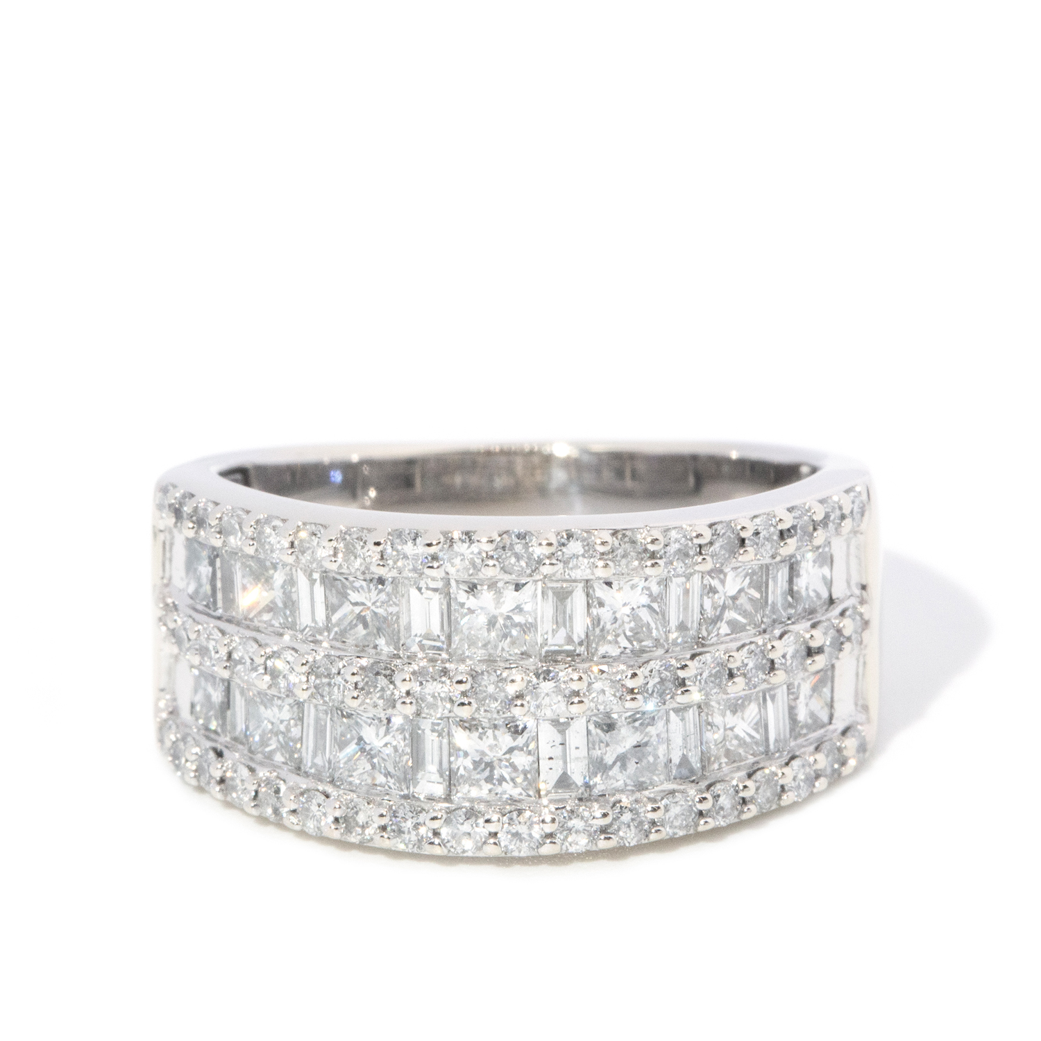 14 carat White Gold Diamond Ring