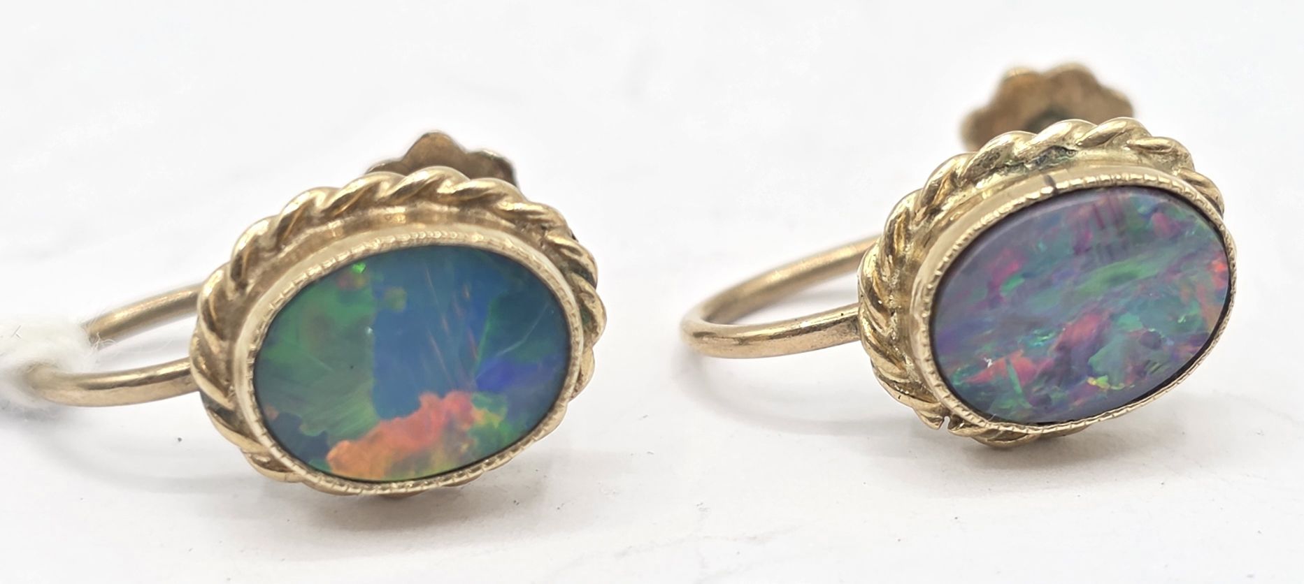 33 · A PAIR OF 9CT OPAL EARRINGS
