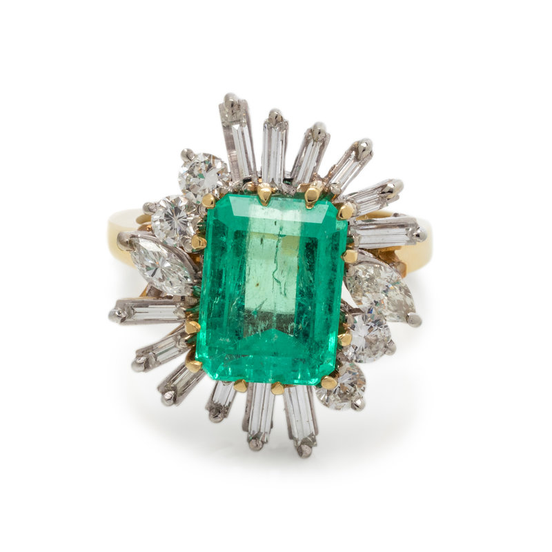 EMERALD AND DIAMOND RING