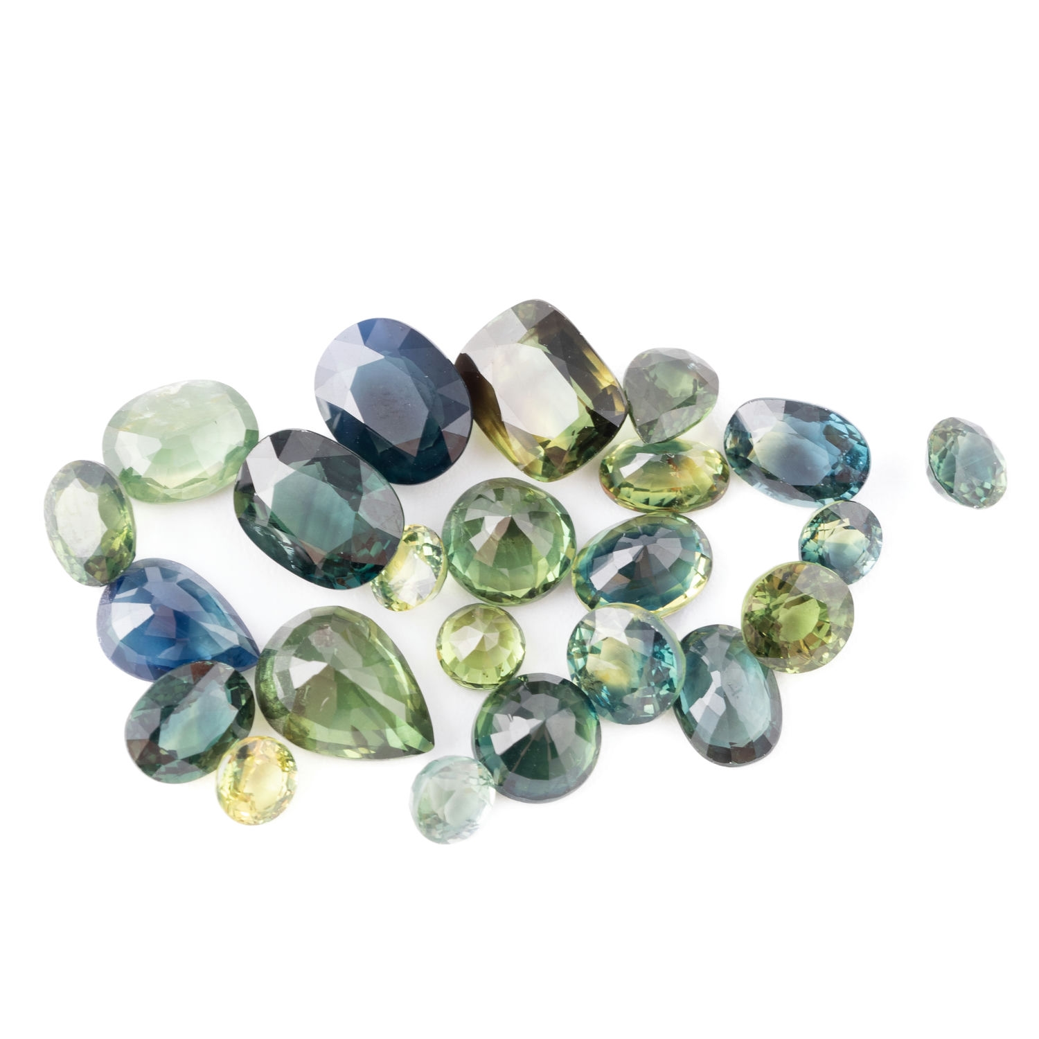 32 · 21.28 Carats Australian Sapphires