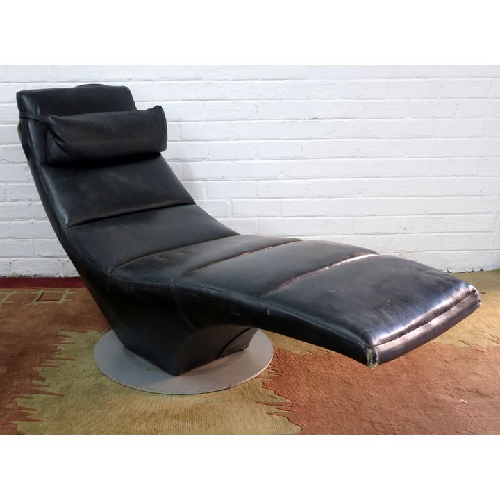 VINYL UPHOLSTERED SWIVEL DAY BED