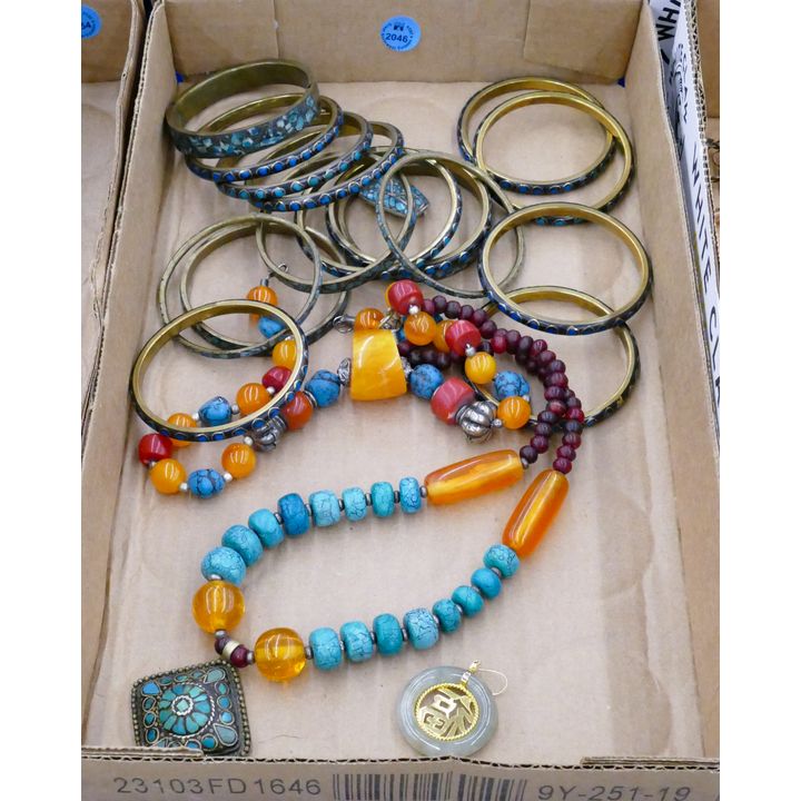 Box Vintage India Bangles and Jewelry