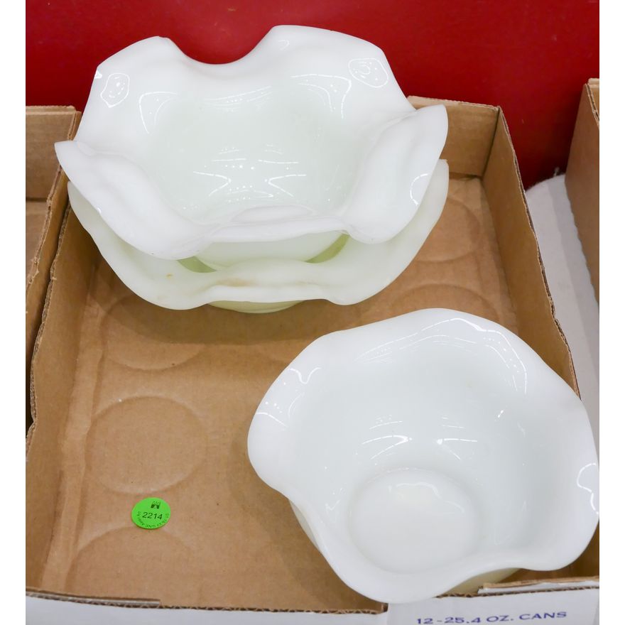 Box 3pc Old Chinese White Peking Glass Ruffled Bowls