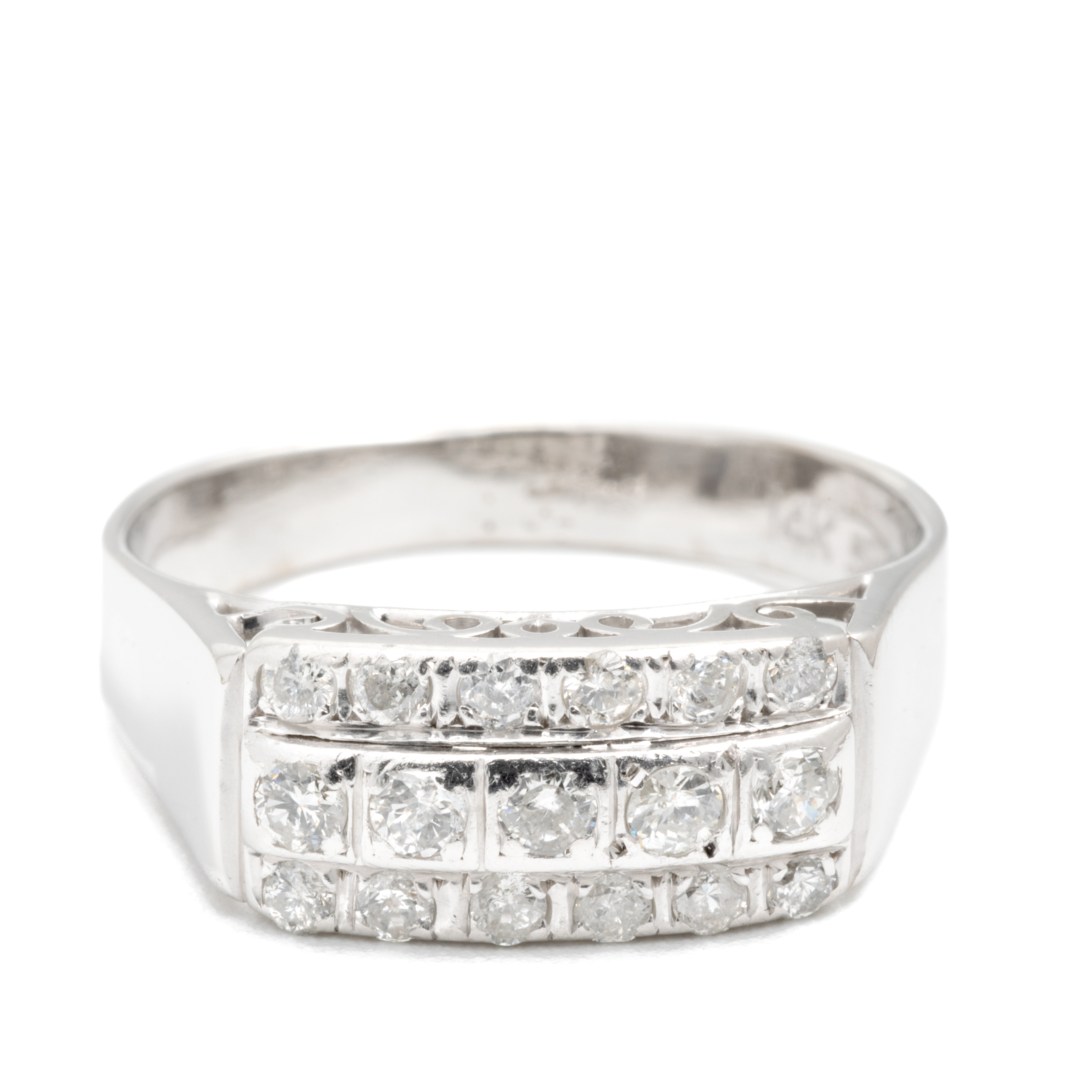 65 · Vintage 14ct Gold DIamond Ring