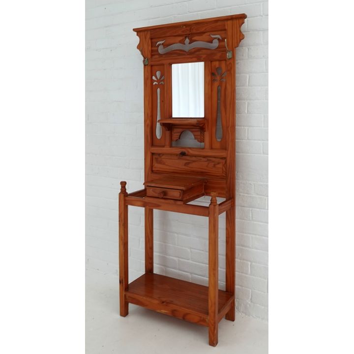 PINE HALLSTAND