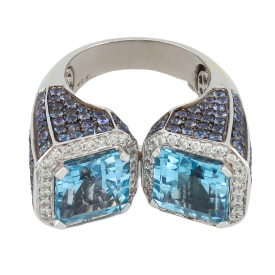 Anillo con topacios