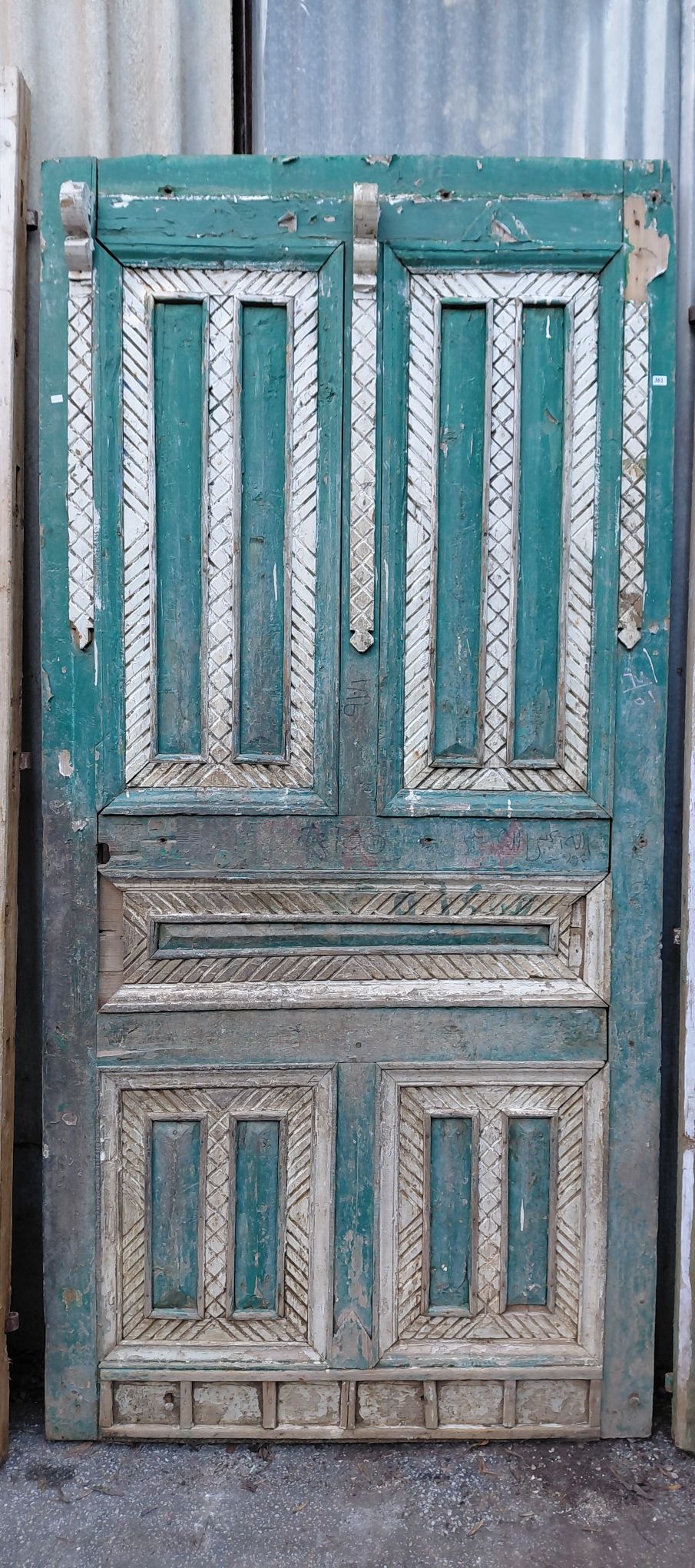 381 · LARGE ARCHITECTURAL DOOR