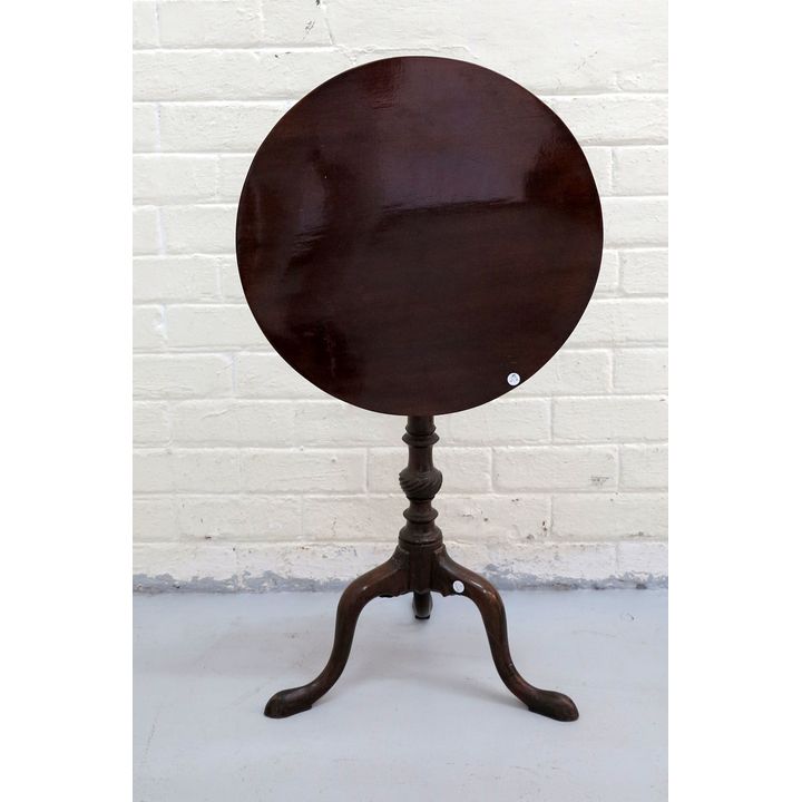 GEORGIAN MAHOGANY TILT-TOP WINE TABLE