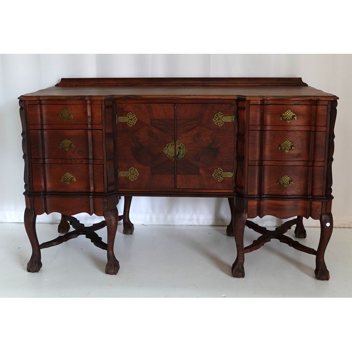 SIDEBOARD