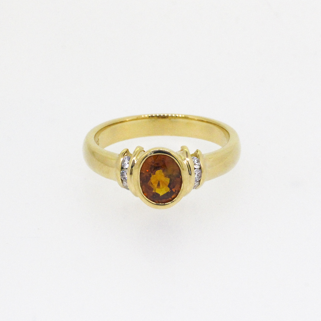 203 · Sapphire & Diamond Ring 5.92g