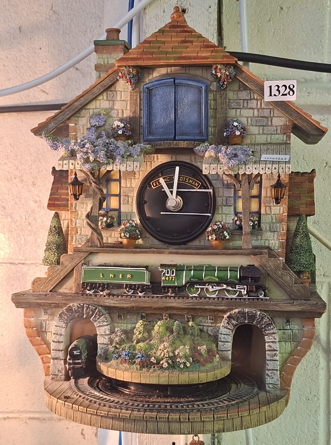 MODERN 'FLYING SCOTSMAN' CUCKOO CLOCK