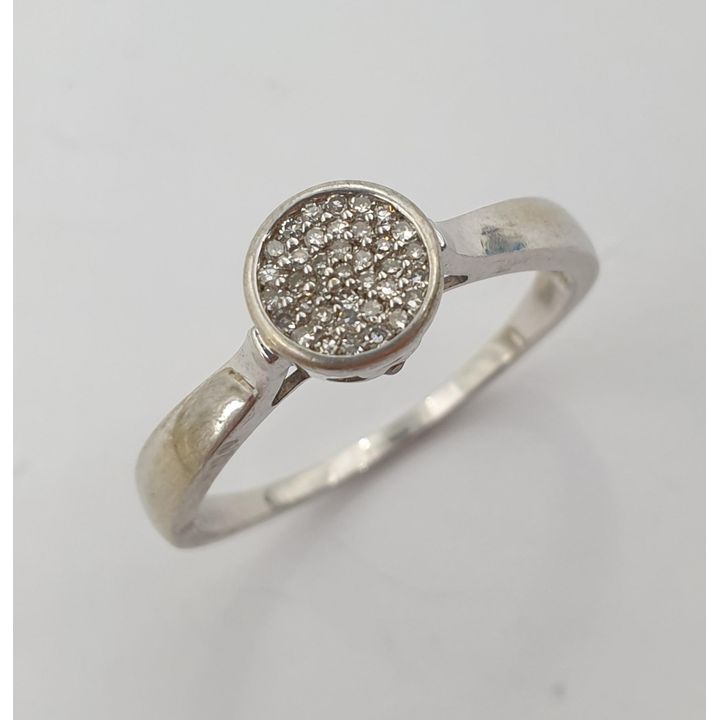 9ct W/G Moissanite Ring