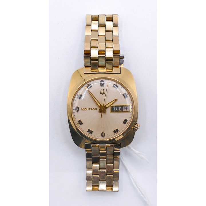 Vintage Men's Accutron 14k Cased Wrist Watch 34mm