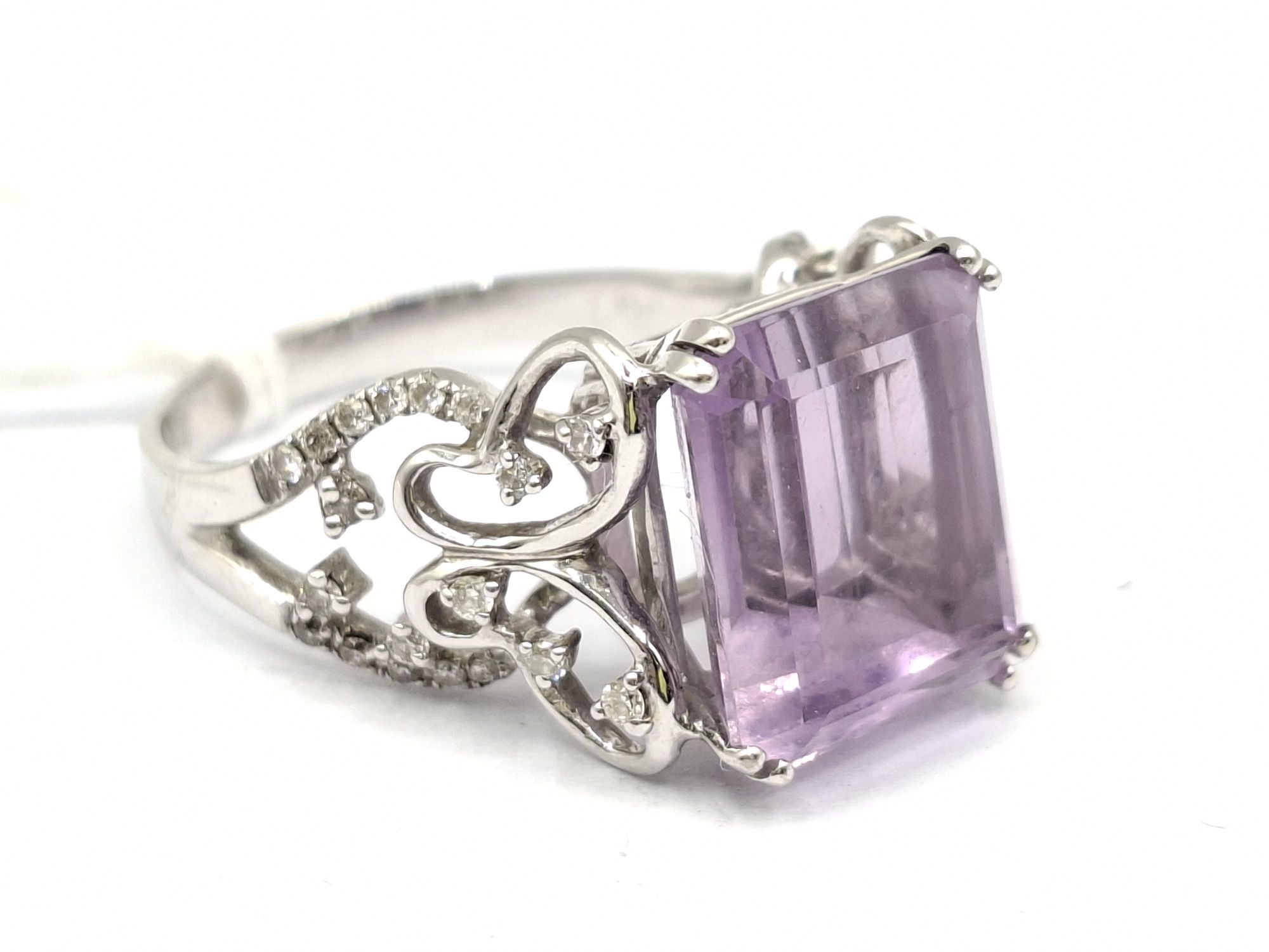 18ct Amethyst Dress Ring