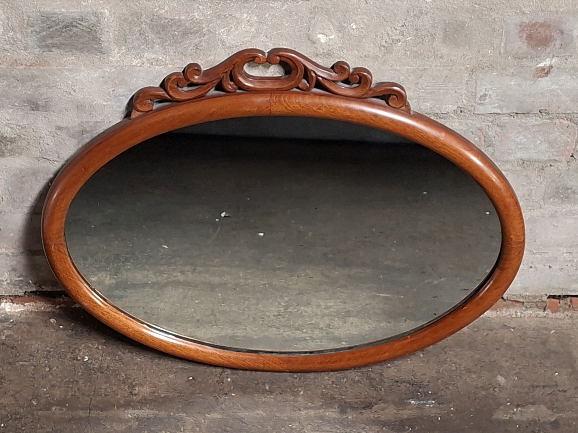 224 · OVAL WALL MIRROR