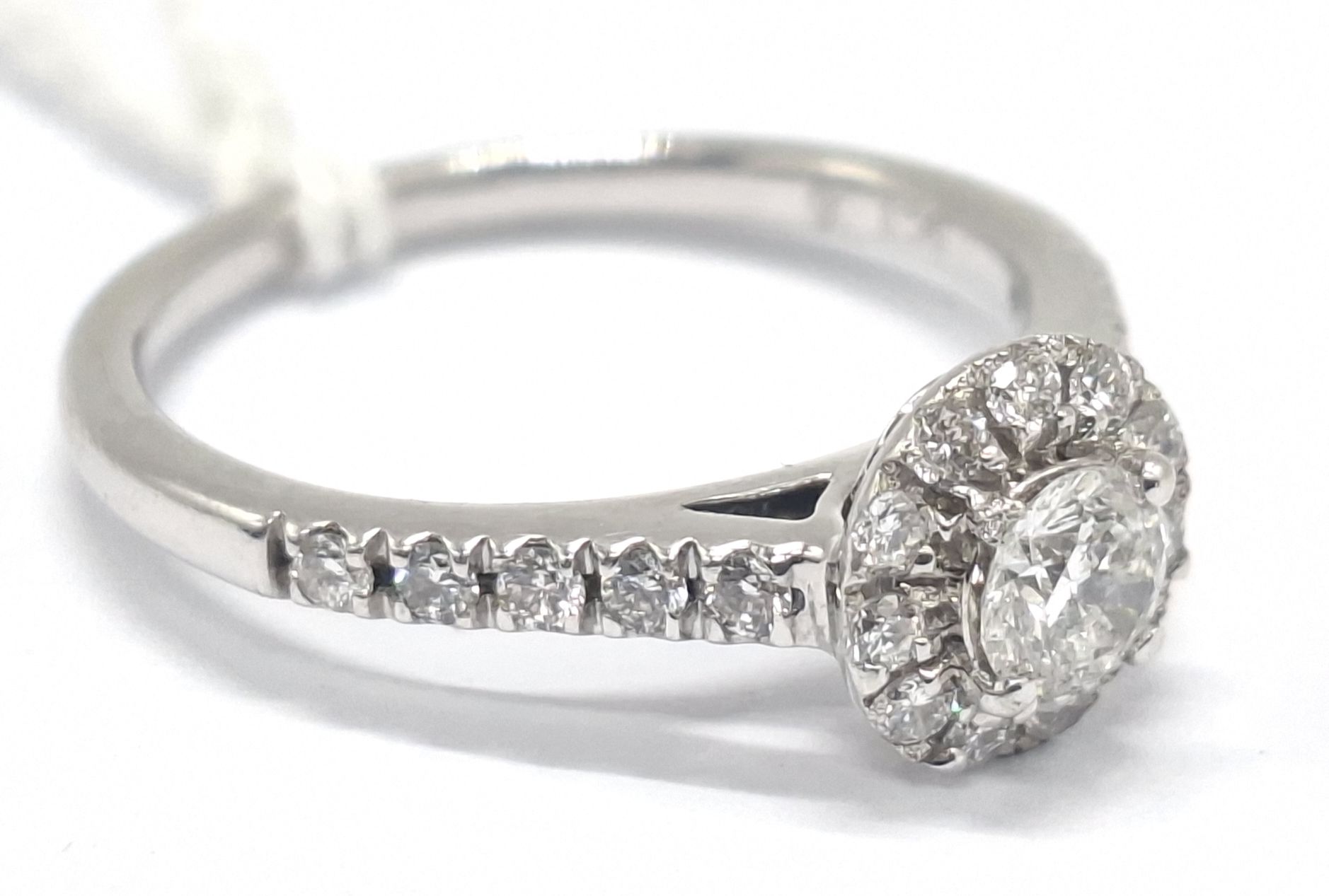 1119 · 9CT GOLD DIAMOND RING