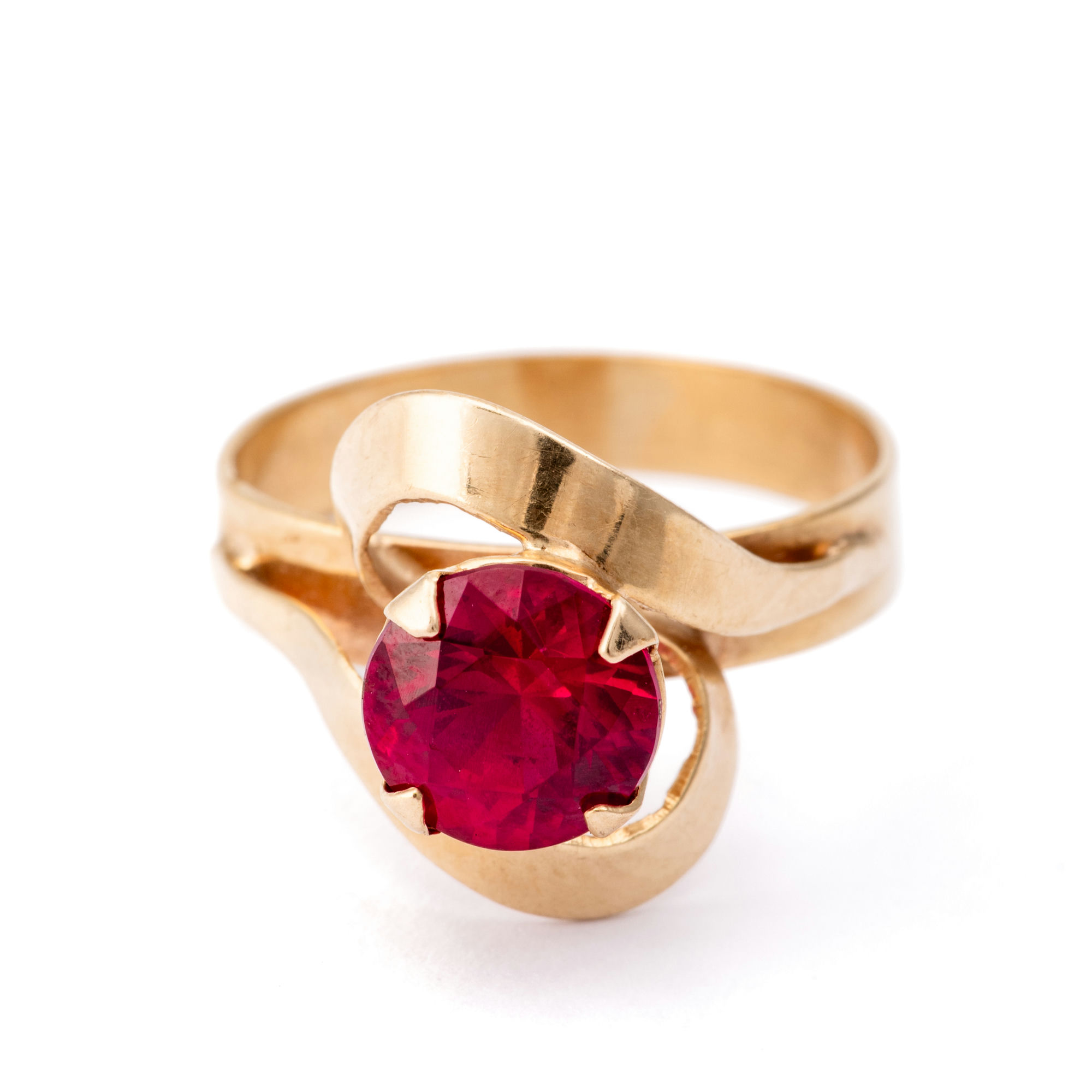 Red Stone Ring 9ct Gold,