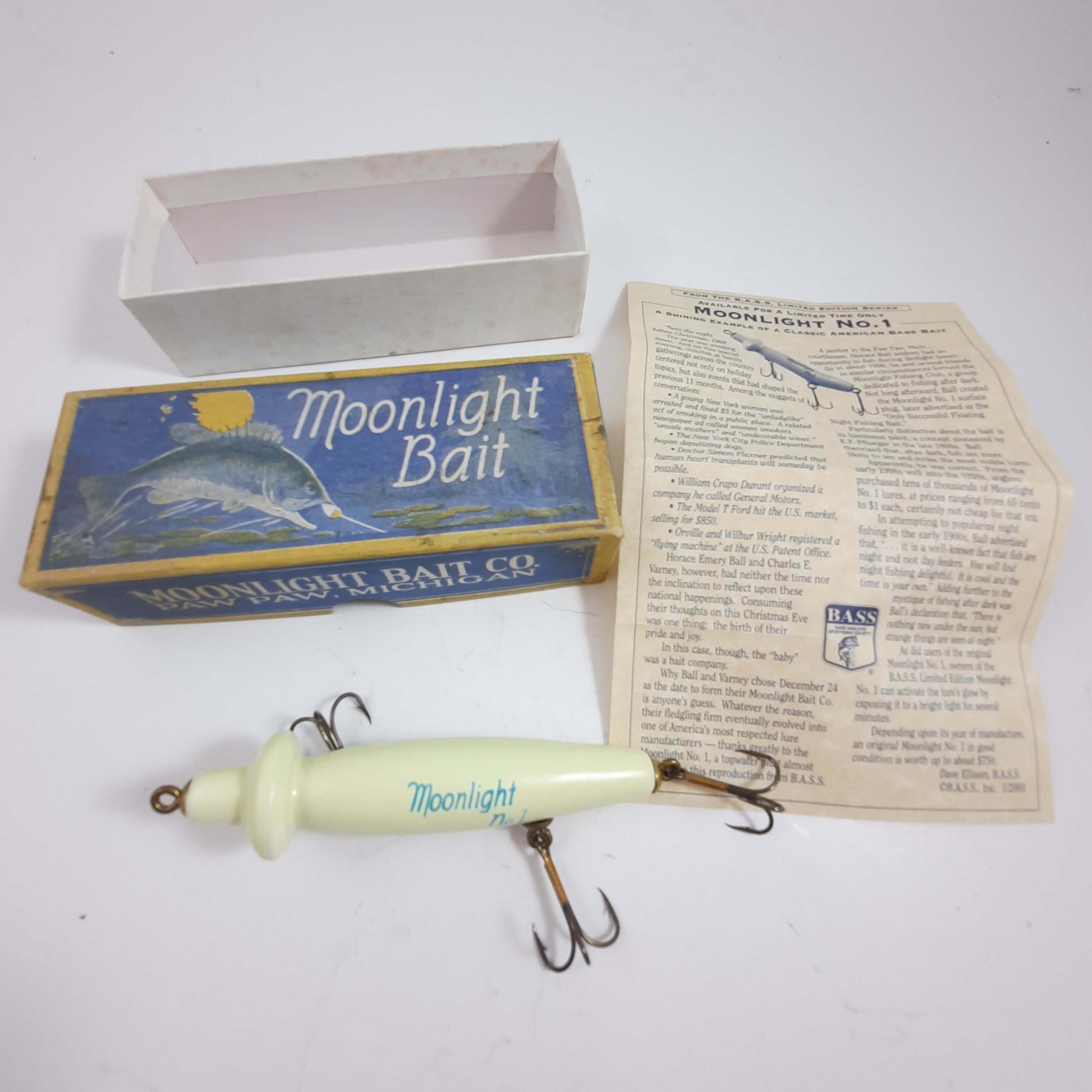 Moonlight Bait No 1 Lure with box and Paperwk