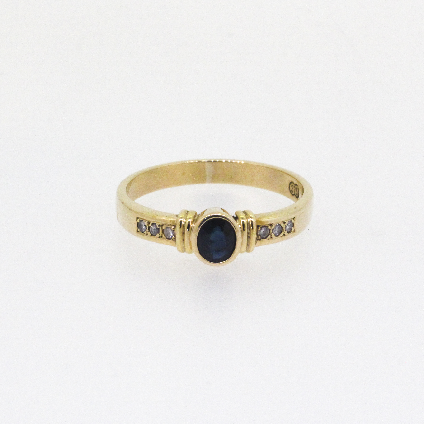 197 · Sapphire & Diamond Ring 3.31g