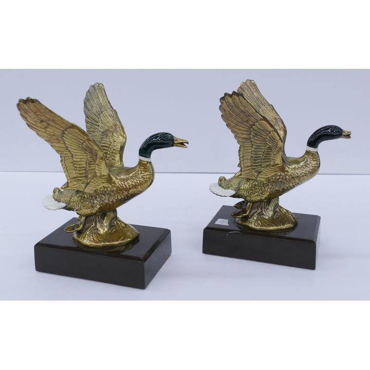Pair Vintage Philadelphia Manufacturing Duck Bookends- one has break to beak- 7''