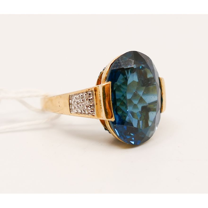 Ladies 10K Blue Topaz & Diamond Ring- Size 6- 5.7g