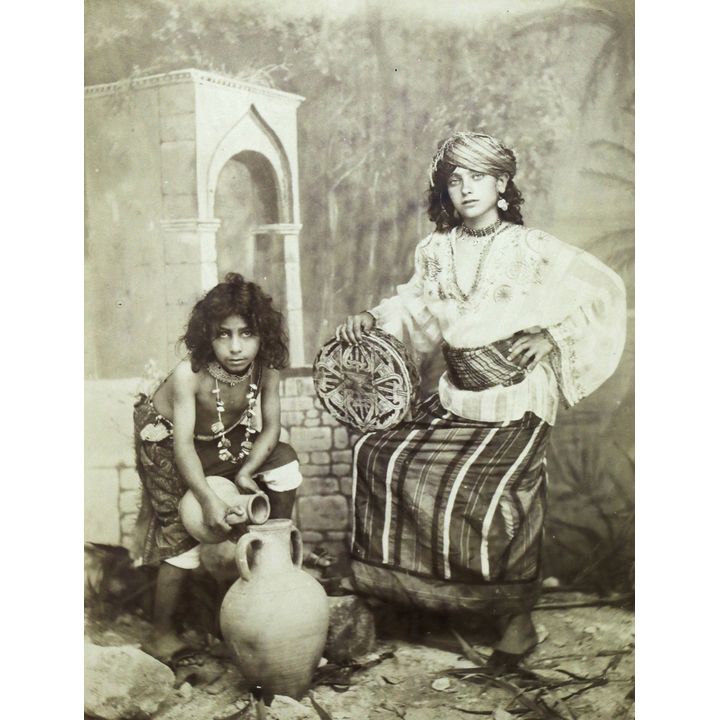 GARRIGUES, J. [1848-1923] - Tunisie, bedouines riches a la Fontaine.