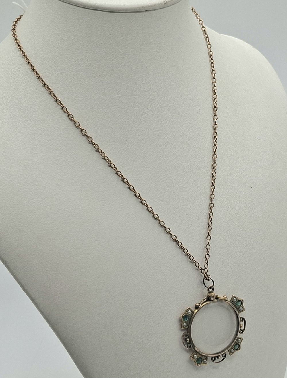 216 · VICTORIAN 9CT PICTURE PENDANT