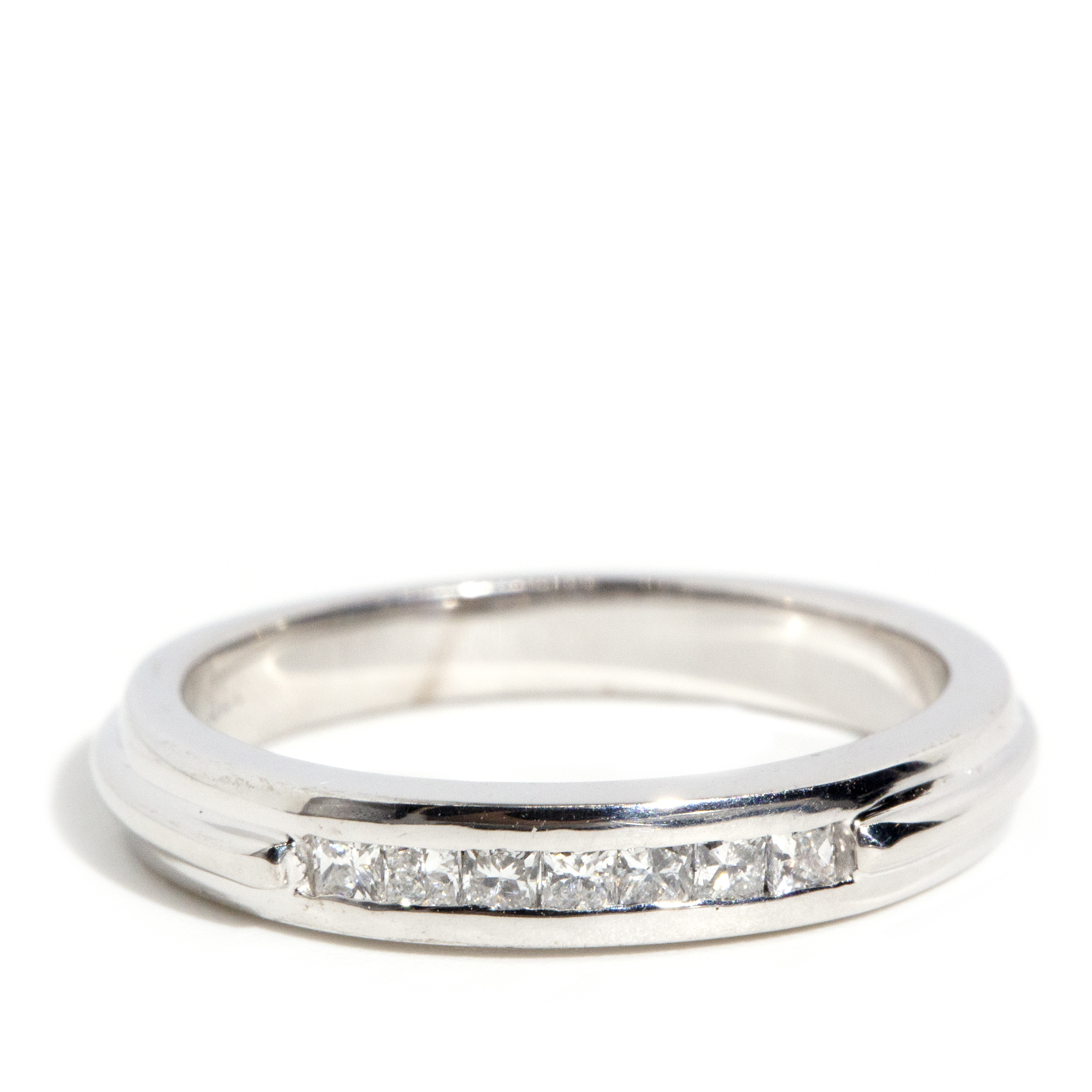 38 · 18 Carat Gold Diamond Ring