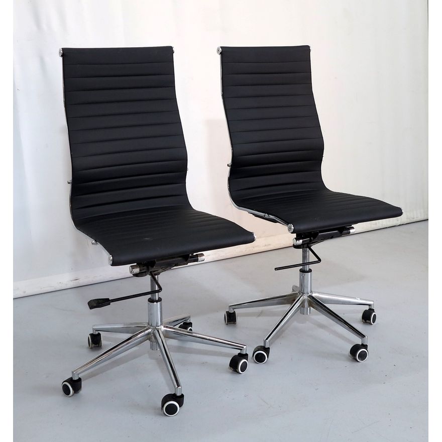 PAIR OF OFFICE CHAIRS